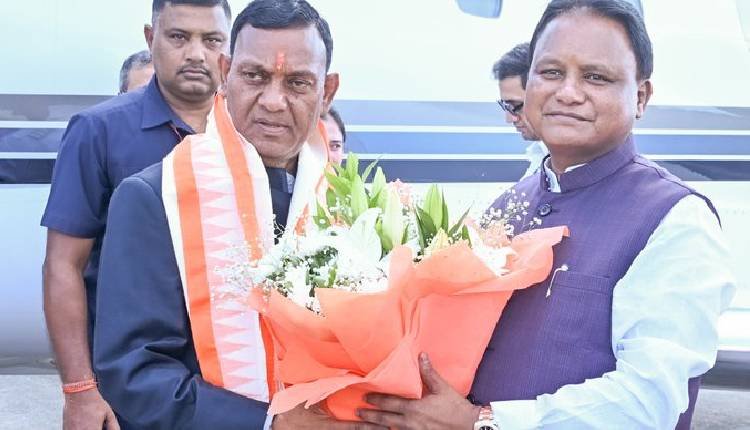 CM-Welcomes-new-guv